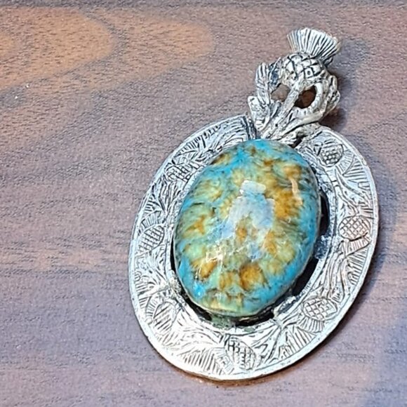 Beautiful Vintage Scottish Thistle Pendant Stamped Miracle - Picture 2 of 9